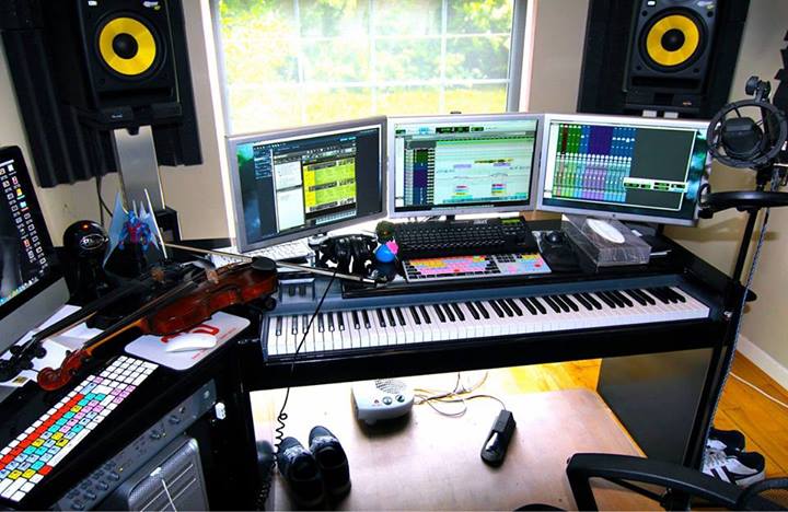 Composer Producer Furniture Keyboard Black Gloss 07