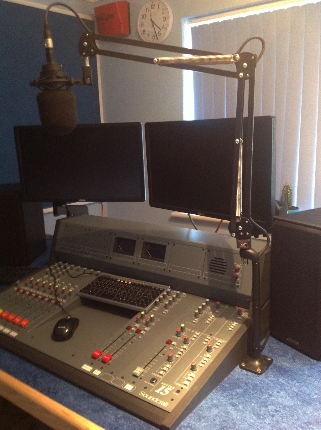 Custom Radio Furniture Studio GZ Marmoleum 02