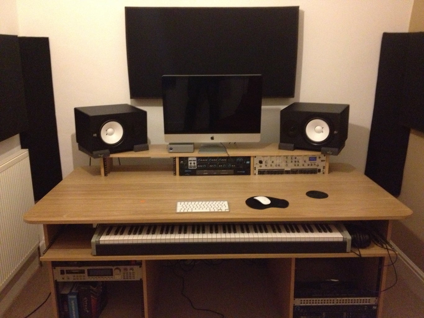 PD2V Producer Workstation Oak Bespoke 04